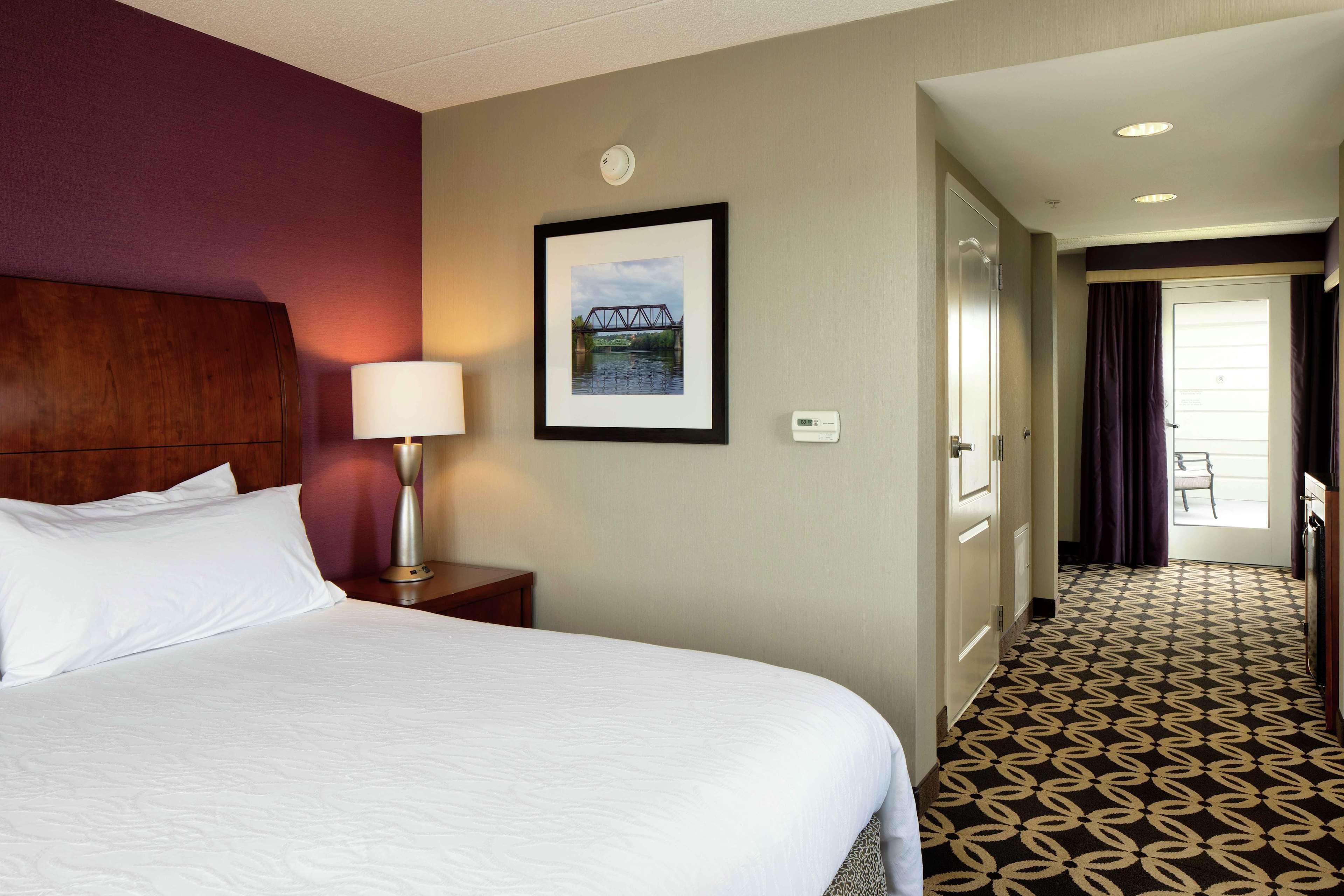 Hilton Garden Inn Auburn Riverwatch Buitenkant foto