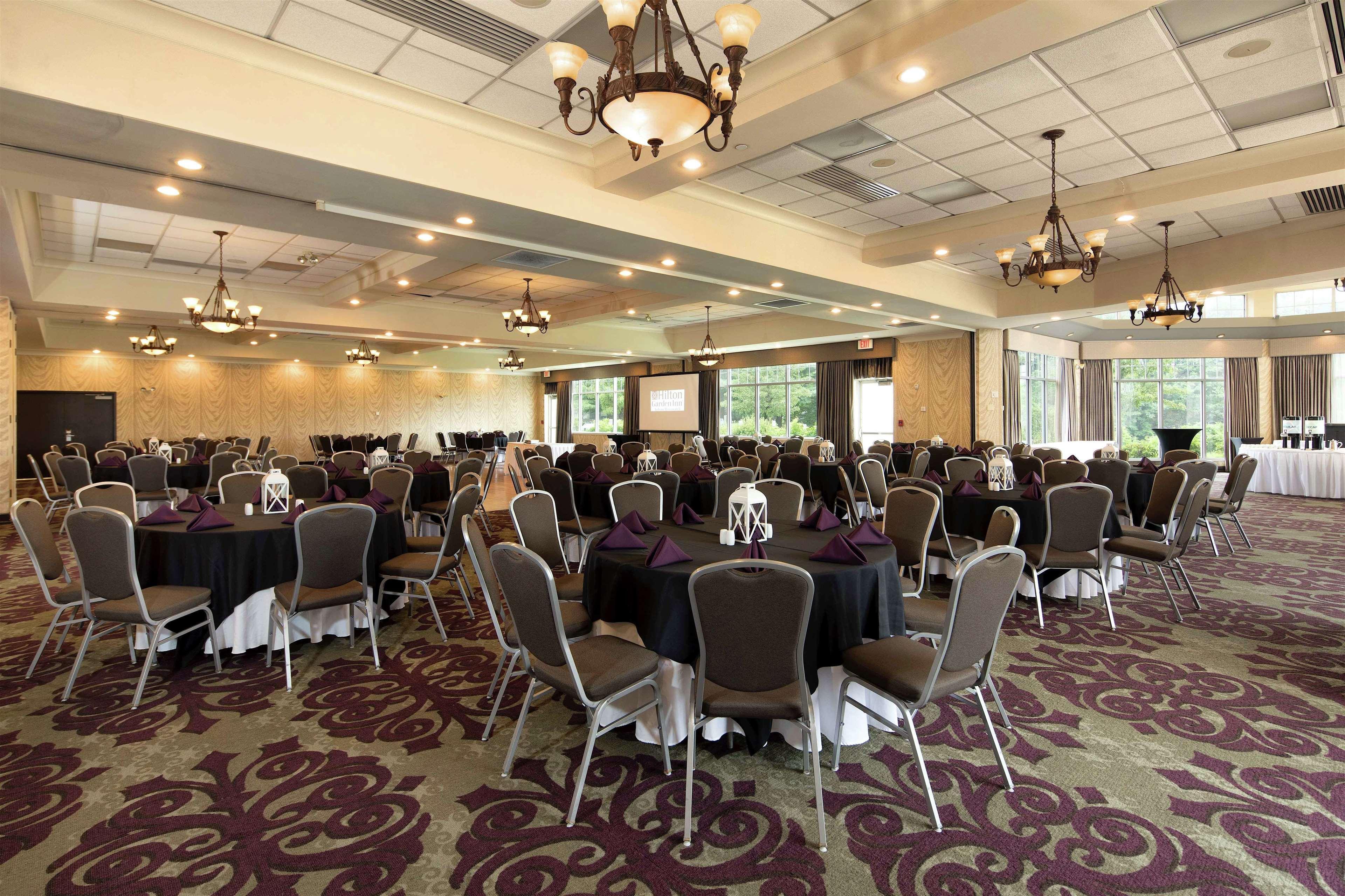 Hilton Garden Inn Auburn Riverwatch Buitenkant foto