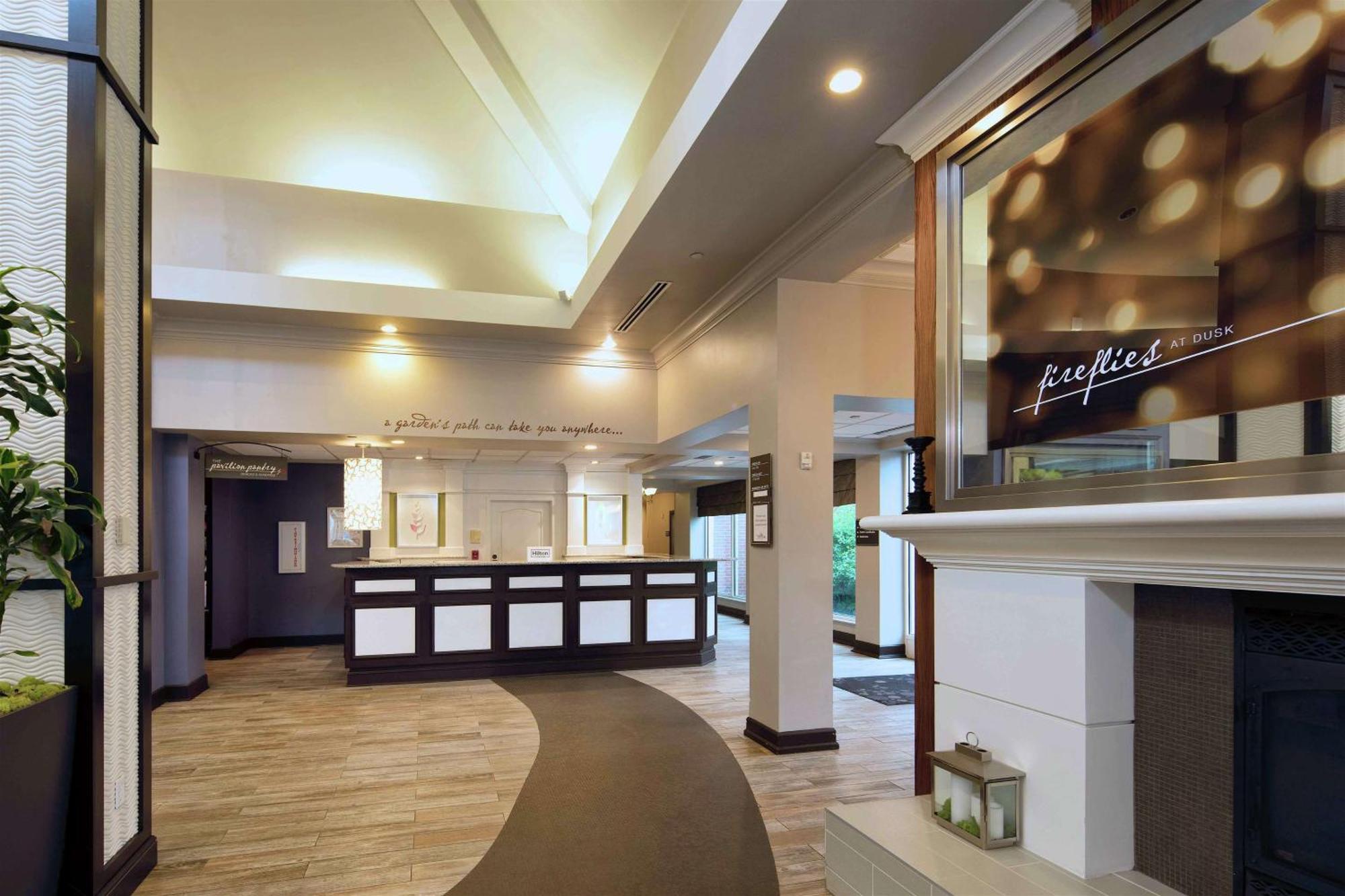 Hilton Garden Inn Auburn Riverwatch Buitenkant foto