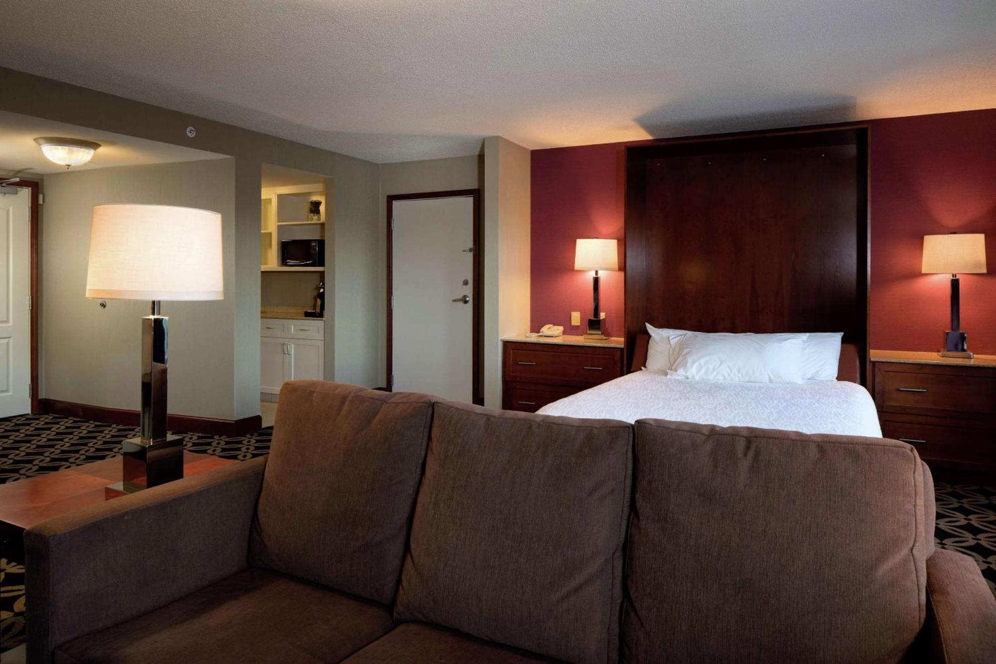 Hilton Garden Inn Auburn Riverwatch Buitenkant foto