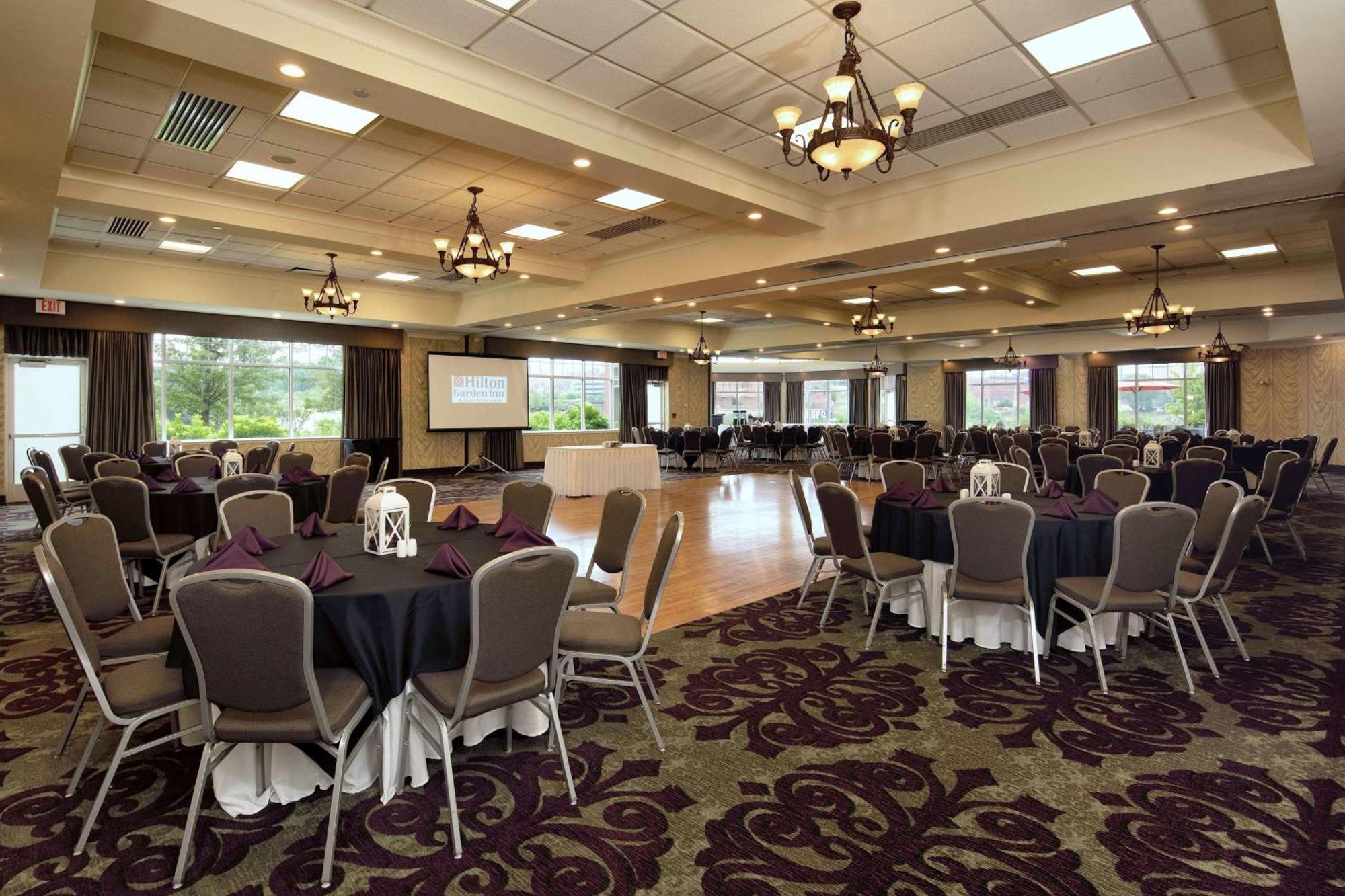 Hilton Garden Inn Auburn Riverwatch Buitenkant foto