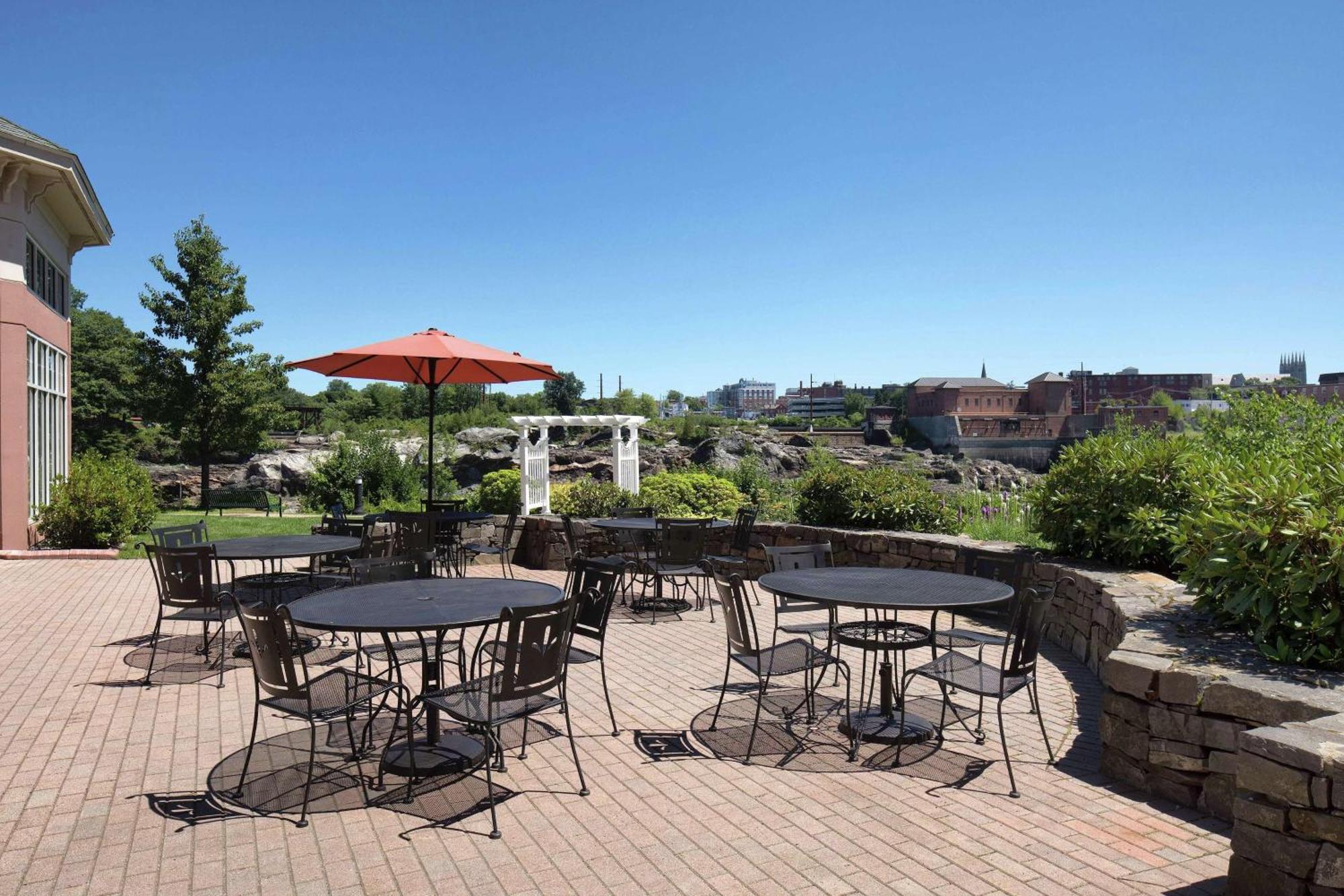 Hilton Garden Inn Auburn Riverwatch Buitenkant foto