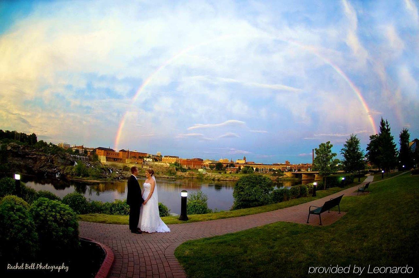 Hilton Garden Inn Auburn Riverwatch Buitenkant foto